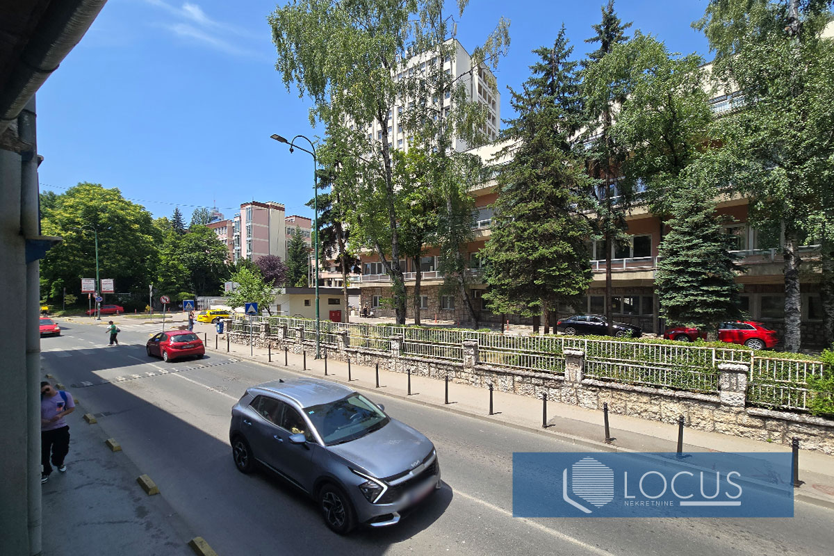16. Pogled.jpg